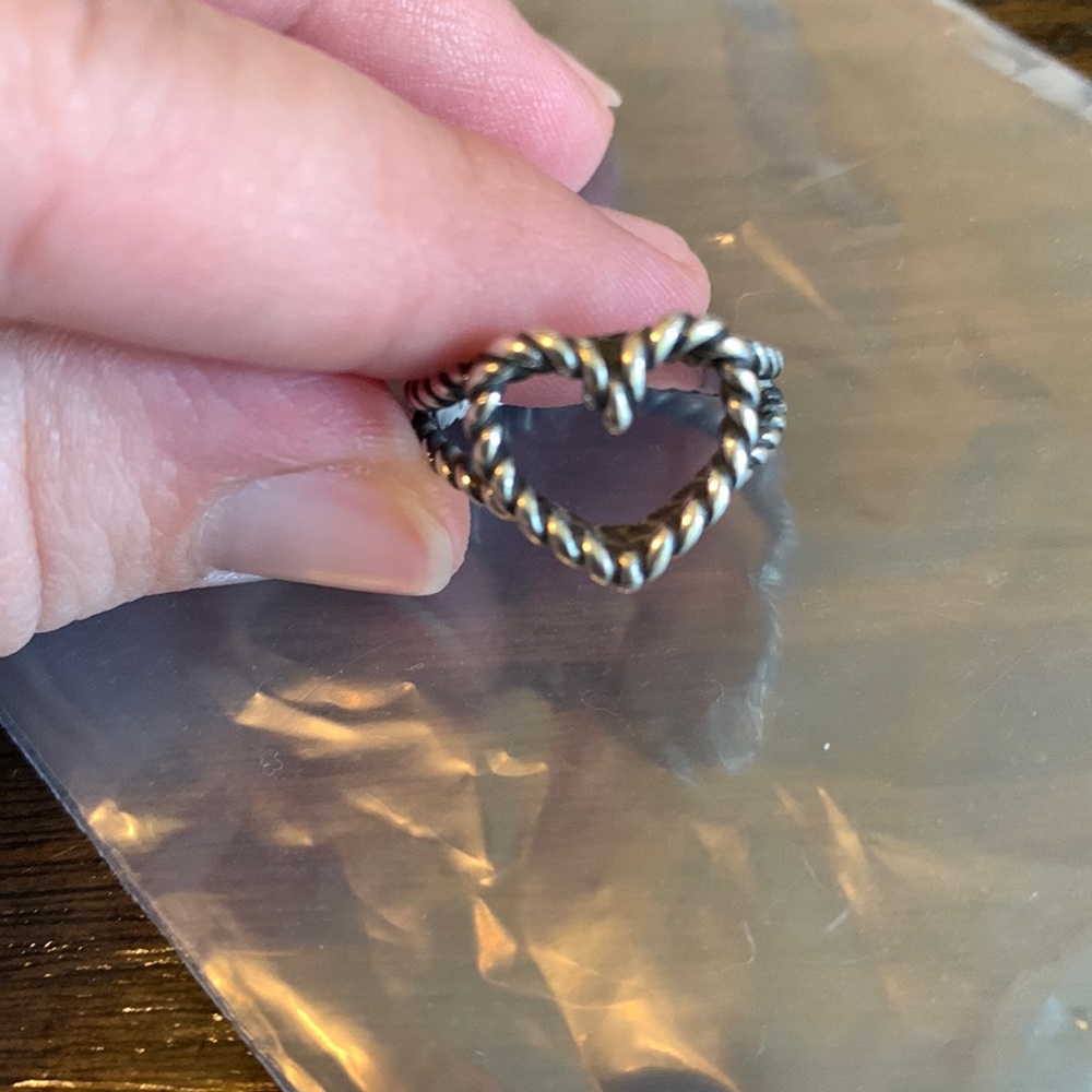 James Avery Retired Ribbon Heart Ring Size 6.5